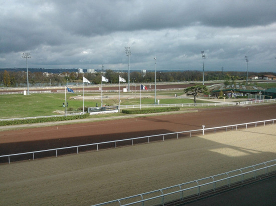 Œufs de Pâques et courses hippiques à l'hippodrome de Lyon – Carré de Soie