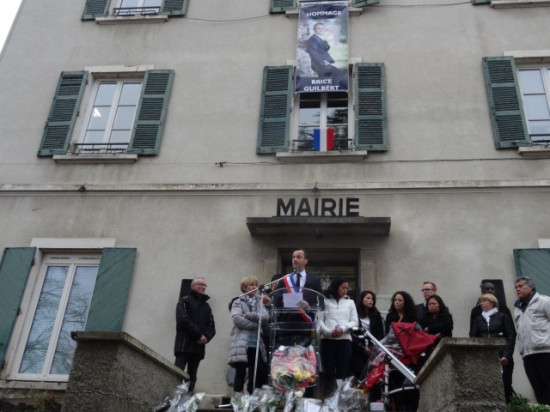 Dropped : environ 200 personnes rendent hommage à Brice Guilbert