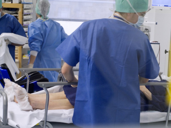 Covid-19 : les opérations non-urgentes vont être déprogrammées en Auvergne-Rhône-Alpes Covid-19 : les opérations non-urgentes vont être déprogrammées en Auvergne-Rhône-Alpes