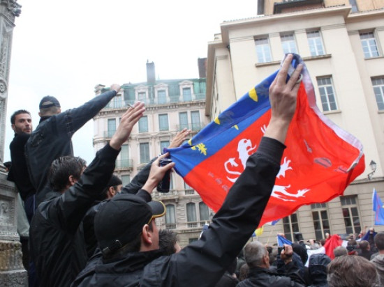 Manifestations annulées : les Jeunesses Nationalistes saisissent la justice