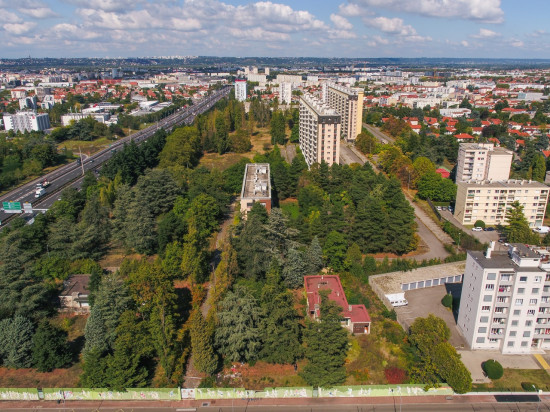 Bron : la caserne Raby fait peau neuve Bron : la caserne Raby fait peau neuve