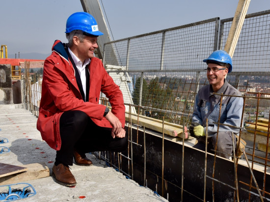 Imposer le français sur les chantiers : 10.000 euros d’amende en cas de non-respect