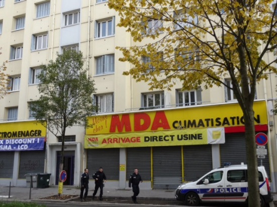 Villeurbanne : une personne menace de se défenestrer du 6e étage (MàJ) Villeurbanne : une personne menace de se défenestrer du 6e étage (MàJ)