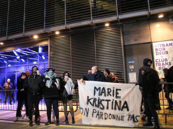 Lyon : une trentaine de manifestants contre le concert de Bertrand Cantat