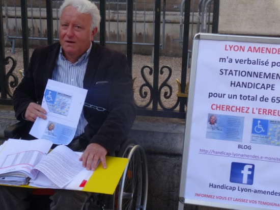 Harcel&eacute; par Lyon Amendes, il va s'encha&icirc;ner aux grilles de l'H&ocirc;tel de Ville