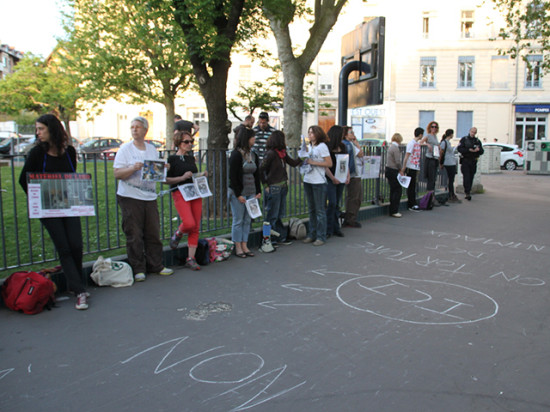 Lyon : des militants anti-vivisection d&eacute;log&eacute;s apr&egrave;s s'&ecirc;tre encha&icirc;n&eacute;s aux grilles d'un labo