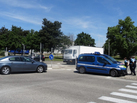 Yassin Salhi interpellé, sa femme parle d'une "vie de famille normale"