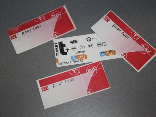 Record : une famille possède près de 35 000 tickets de bus TCL et autres Record : une famille possède près de 35 000 tickets de bus TCL et autres