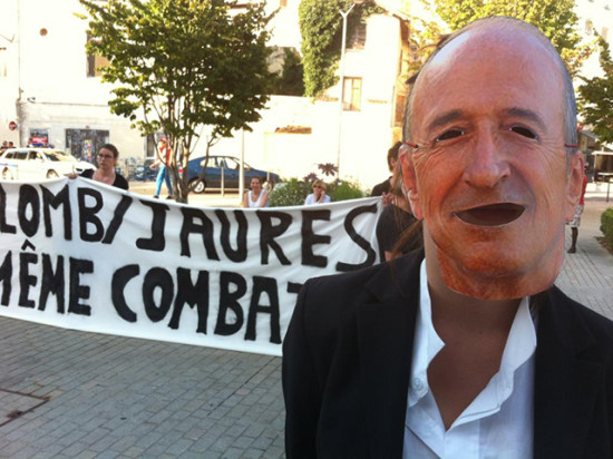 Gérard Collomb chahuté par les intermittents et leur opération "Troudbal" Gérard Collomb chahuté par les intermittents et leur opération "Troudbal"