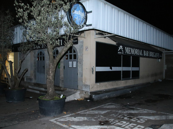 Des munitions et des armes saisies dans un bar à Villeurbanne, l'établissement fermé