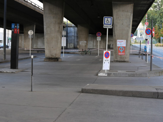 Macron au Musée des Confluences, les migrants de l'autopont expulsés
