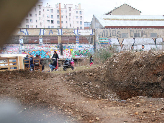 Un camp de roms s’installe illégalement dans le 7e arrondissement de Lyon Un camp de roms s’installe illégalement dans le 7e arrondissement de Lyon