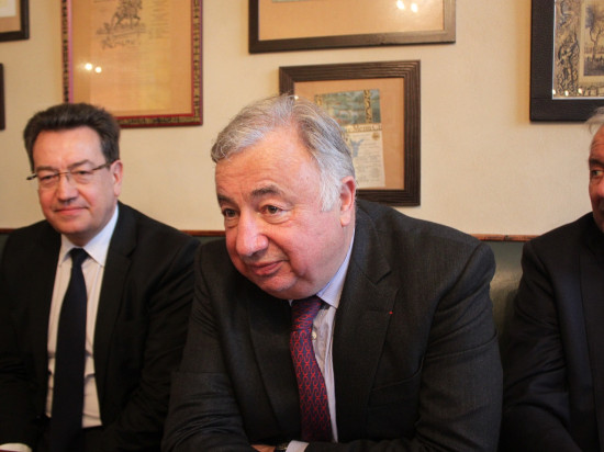 A Lyon, Gérard Larcher invite François Fillon à rencontrer les Français