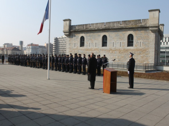 Les policiers lyonnais ont rendu hommage à leurs collègues parisiens décédés