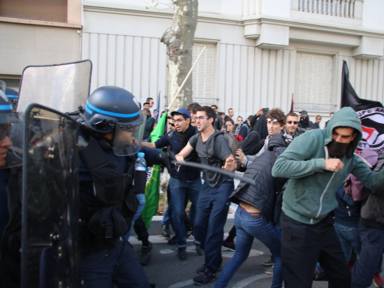 Réforme du code du travail : 10 000 personnes à Lyon selon les syndicats, des incidents sur le parcours