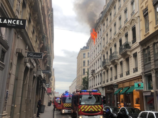 Lyon : un incendie en Presqu'île ce mercredi matin Lyon : un incendie en Presqu'île ce mercredi matin