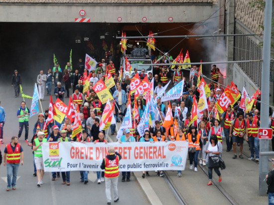 Lyon : 300 cheminots dans la rue, et la promesse d'une visite à Pierre Gattaz