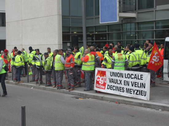 Eiffage : plusieurs dizaines de personnes manifestent ce lundi