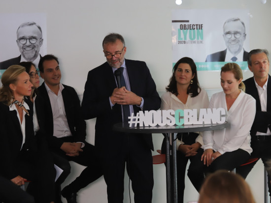 Lyon : Etienne Blanc présente ses têtes de liste - VIDEO Lyon : Etienne Blanc présente ses têtes de liste - VIDEO