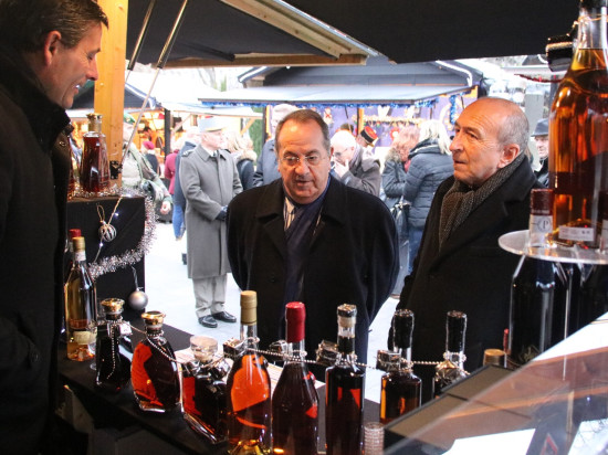 Gérard Collomb et Michel Delpuech en mission sécurité sur le marché de Noël de la place Carnot