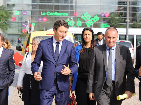 Benjamin Griveaux accueilli comme un chef d'Etat à Lyon