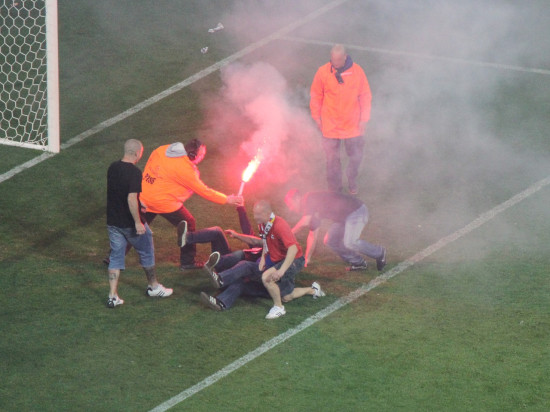 A un mois de l'Euro, la justice lyonnaise implacable avec 4 supporters trop excités