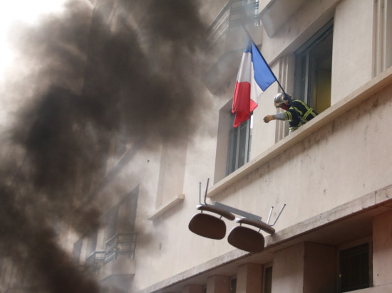 Lyon : enquête ouverte pour dégradations après la manif des pompiers