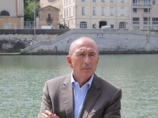 Act Up-Paris enlève Gérard Collomb de son mur des homophobes