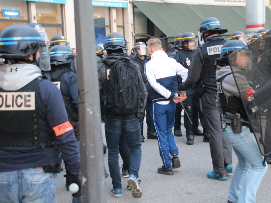 Lyon : des casseurs parmi les gilets jaunes en centre-ville