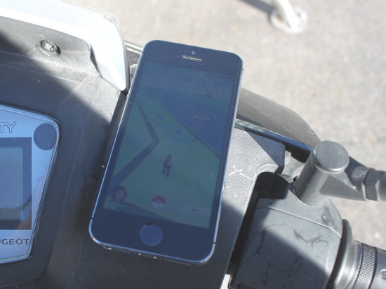 A Lyon, 52% des dresseurs Pokémon reconnaissent jouer en conduisant