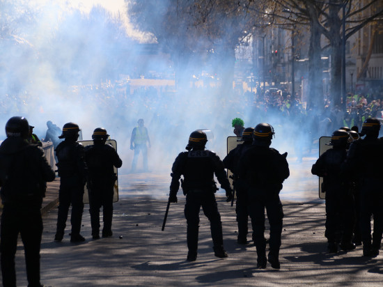 Du gaz lacrymogène à foison ce samedi après-midi pour l'acte XIX des gilets jaunes