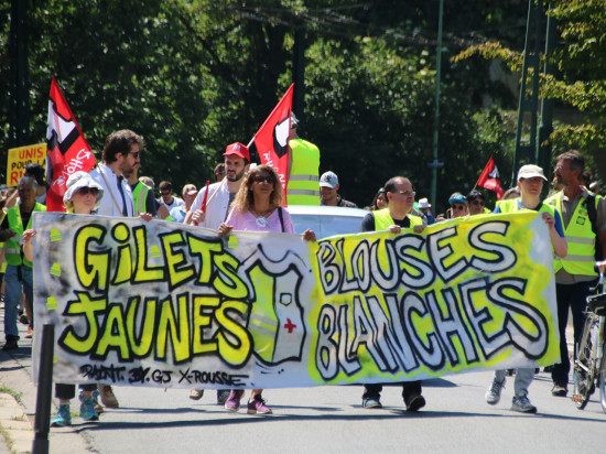Acte XXIX à Lyon : le  cortège a mêlé Gilets Jaunes et Blouses Blanches ce samedi