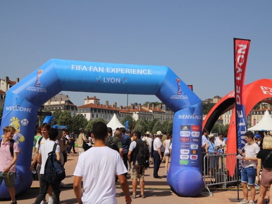 Mondial 2019 : la FIFA Fan Experience est ouverte place Bellecour - VIDEO