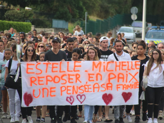 Double meurtre à Corbas : 400 personnes à la marche blanche pour Estelle et Michelle
