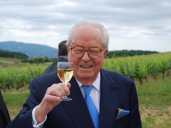 Législatives : Jean-Marie Le Pen recrute des candidats "Jeanne, au secours!"