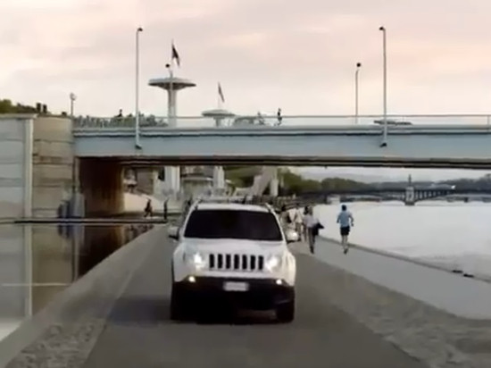 Pub pour la Jeep Renegade tournée à Lyon : un collectif cycliste en colère