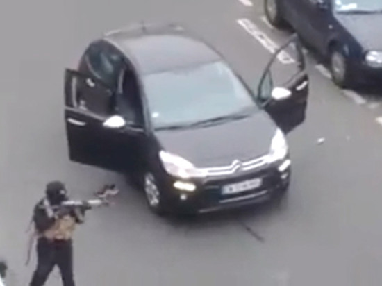 Attentat à Charlie Hebdo : une Lyonnaise entendue par la police parce qu'elle avait la même voiture et immatriculation que les frères Kouachi Attentat à Charlie Hebdo : une Lyonnaise entendue par la police parce qu'elle avait la même voiture et immatriculation que les frères Kouachi