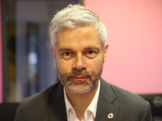 Laurent Wauquiez : "La Région n’a pas la possibilité d’acheter des vaccins, c’est une erreur"