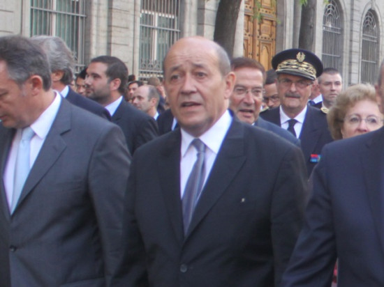 Le Drian : "maintenir la vigilance avec cet effort de sécurisation"