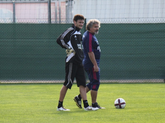 En pleine pénurie de gardiens, l'OL pourrait prendre un joker médical En pleine pénurie de gardiens, l'OL pourrait prendre un joker médical