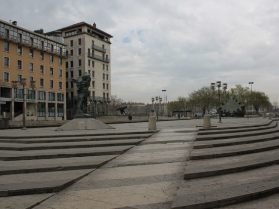 Un cours géant de français ce jeudi à Lyon