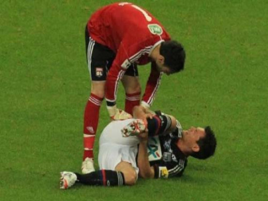 Blessé, Dejan Lovren quitte le stage de Tignes et inquiète l'OL