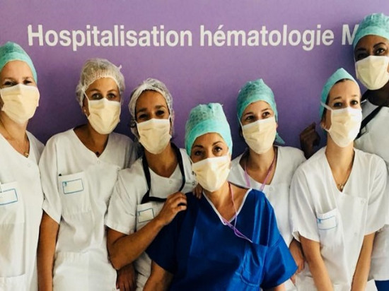 Maillots deux étoiles des Bleus : une équipe de l’hôpital Lyon-Sud se mobilise pour un patient