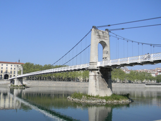 Lyon : il se pend depuis la passerelle du Coll&egrave;ge