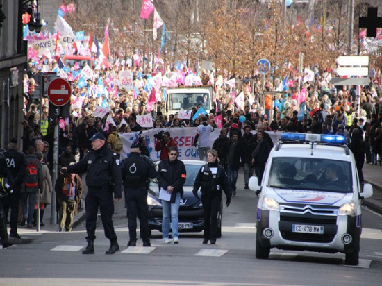 Manif pour Tous à Lyon : près de 25 000 participants dimanche après-midi