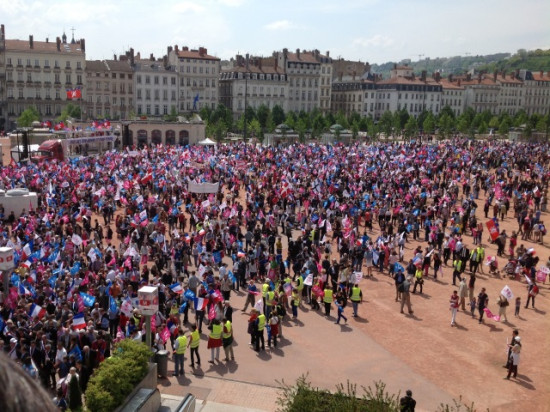 Rassemblement d'un collectif d'associations contre "la théorie du genre" à l'école