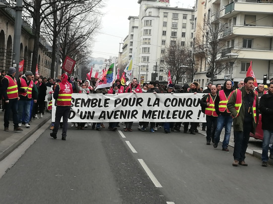 Entre 2 500 et 3 000 personnes manifestent à Lyon "contre la vie chère"