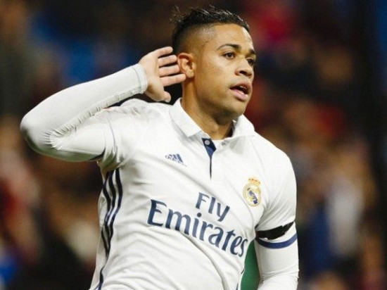 L'OL lorgnerait sur Mariano Diaz (Real Madrid)