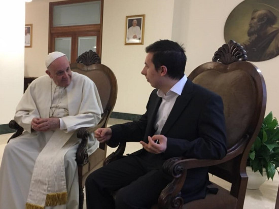"Je repars plein de force" : le message de Marin après sa rencontre avec le pape François