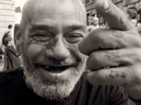 Lyon : ils réclament une enquête plus poussée après la mort d'un célèbre SDF de la Croix-Rousse Lyon : ils réclament une enquête plus poussée après la mort d'un célèbre SDF de la Croix-Rousse